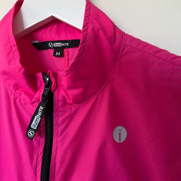 IllumiNITE Newport Reflective Running/Walking Vest, M - Picture 10 of 14